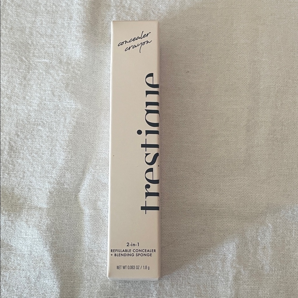 treStiQue Lavender Crayon Concealer with Sponge